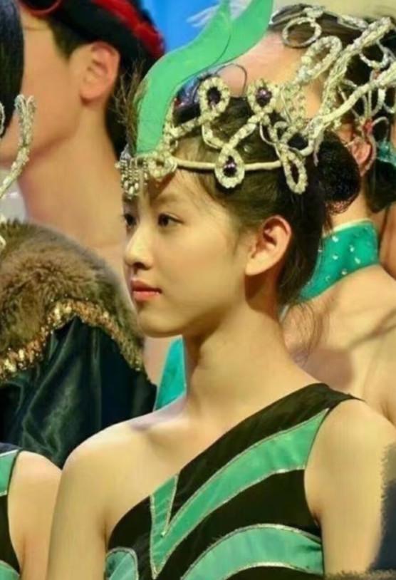 27岁奶茶妹妹身价,奶茶妹妹章泽天如何拥有500亿