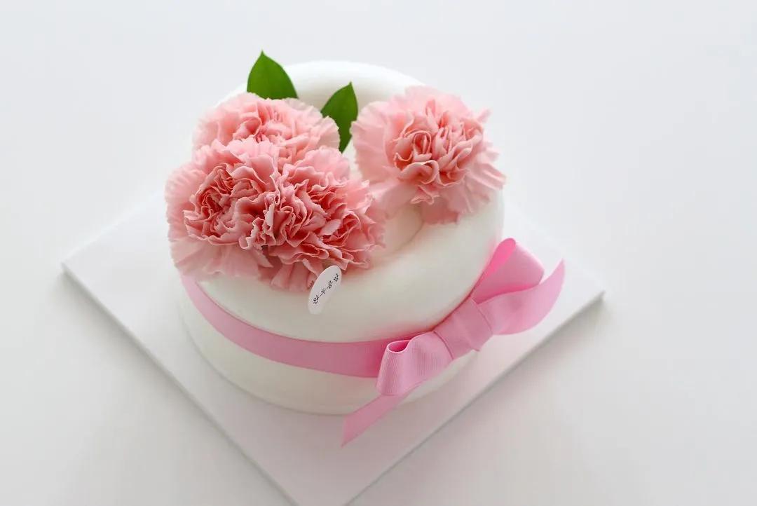 简单款式的母亲节蛋糕图片,六种不同口味母亲节蛋糕