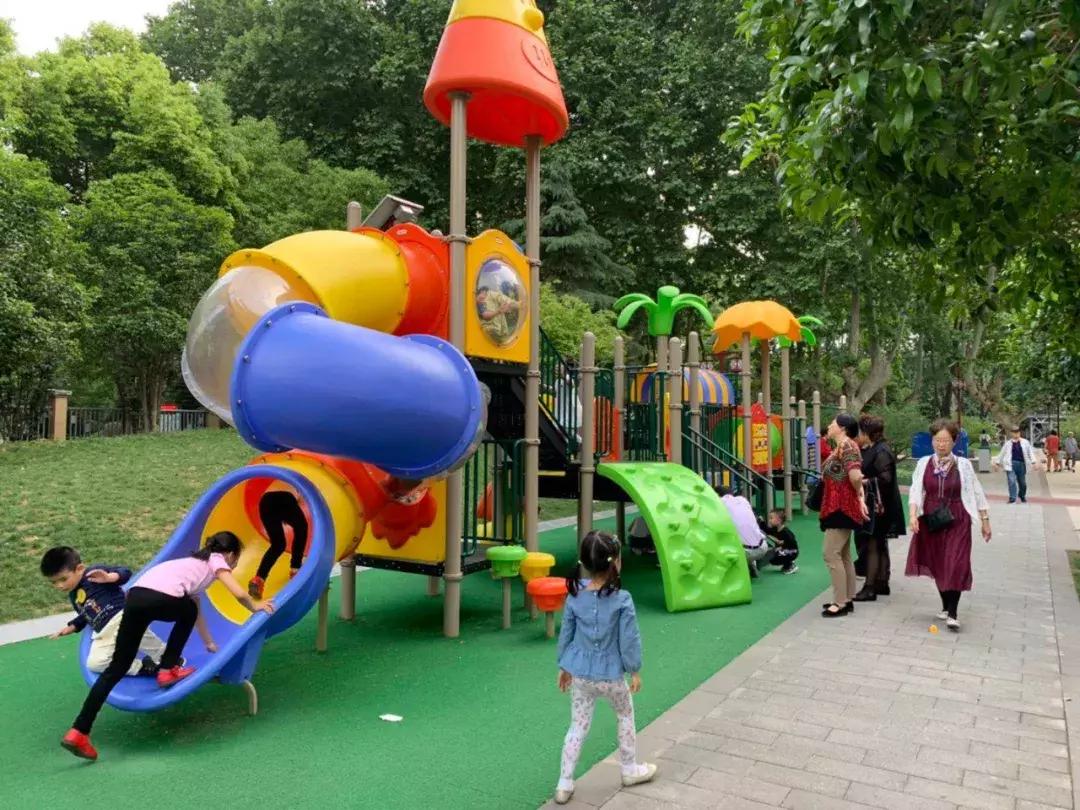 我叫雅居乐花园，我只想做个安安静静的*男美**子