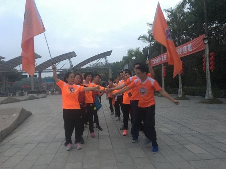 相逢是歌相聚是缘你我同行下句,相逢是缘相聚是情诗