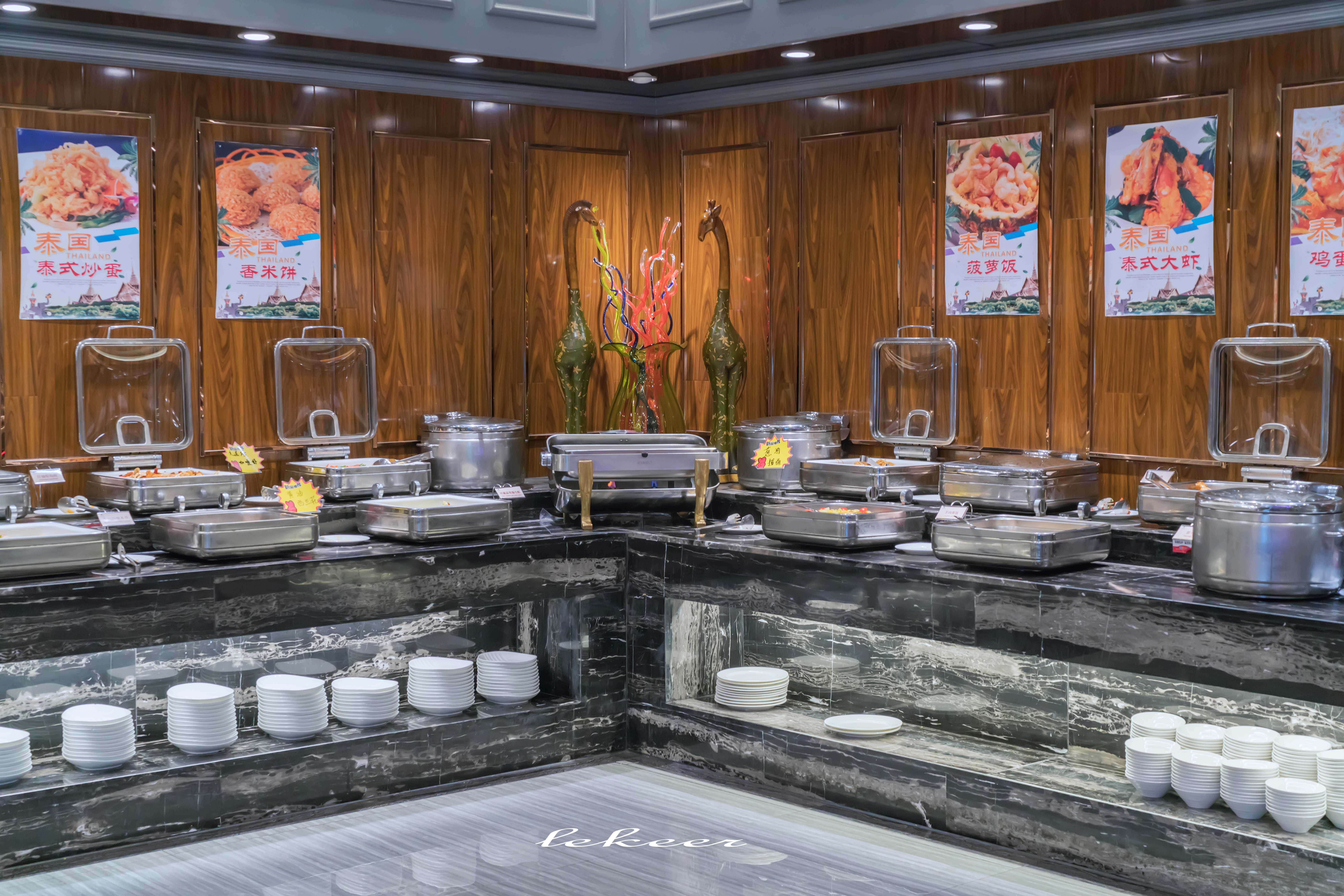 以成都人发誓冬季的乌市体感远比成都舒服而且美食美女也巨多