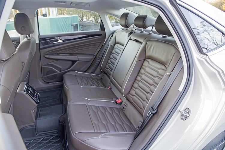 大众新能源制动系统报警,上汽大众油电混合帕萨特试驾