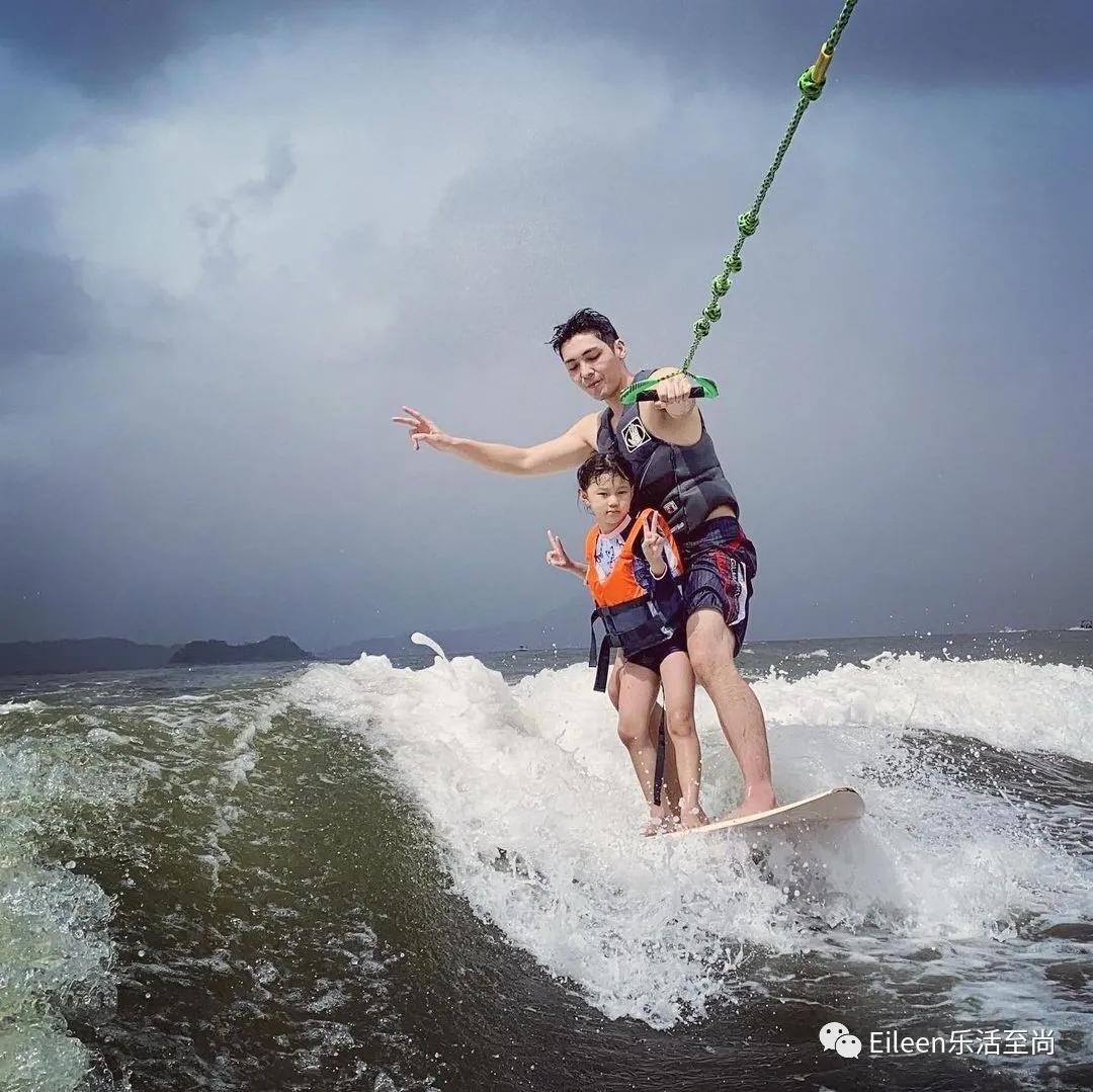 强捧成天后？未婚带女的她究竟如何成为大女主？