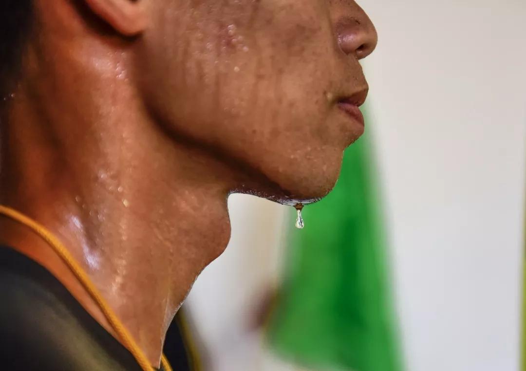 袜子裤头可以一起机洗吗,袜子和裤袜能一起洗吗