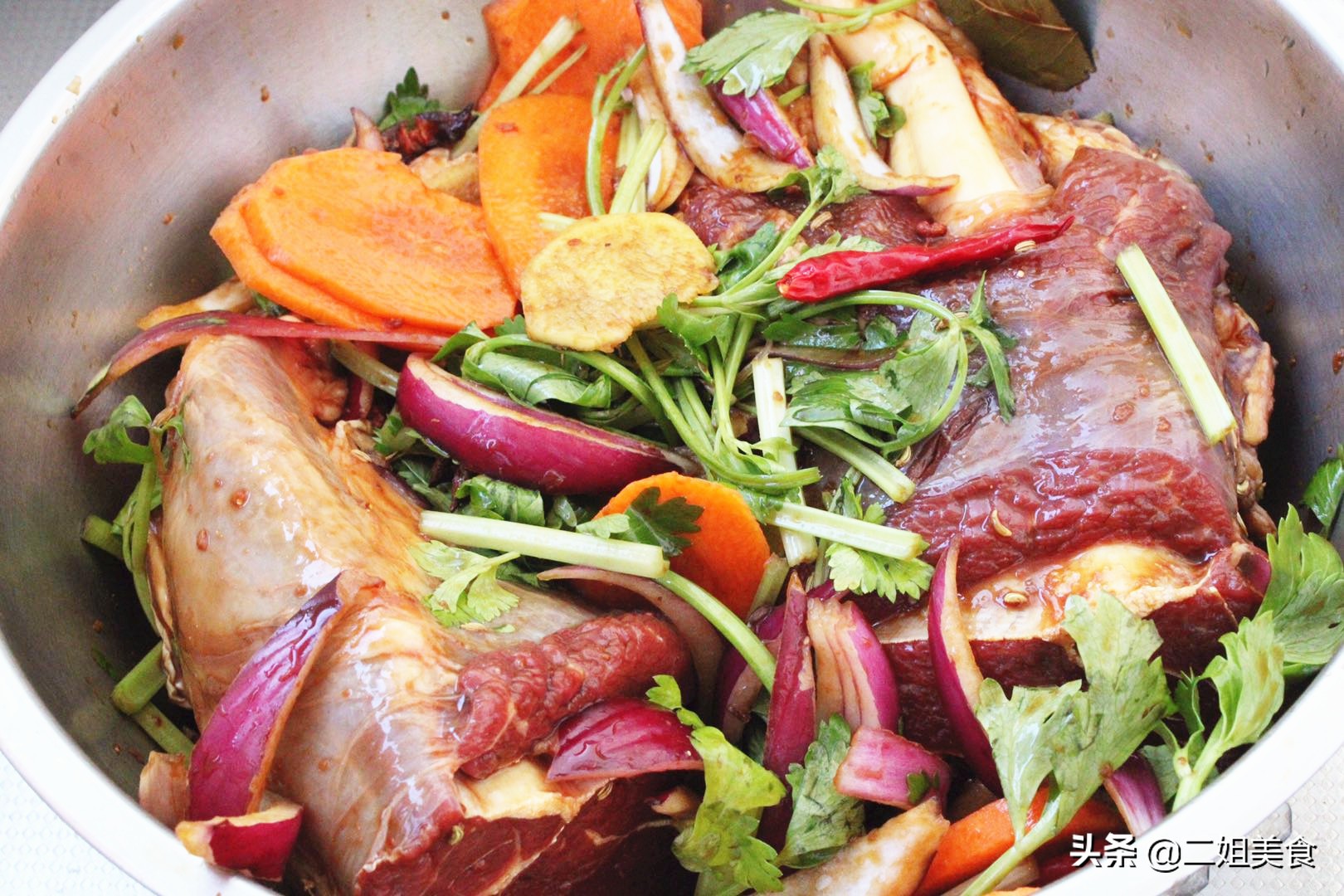 酱牛肉讲究三酱三泡,酱牛肉放什么才烂得快