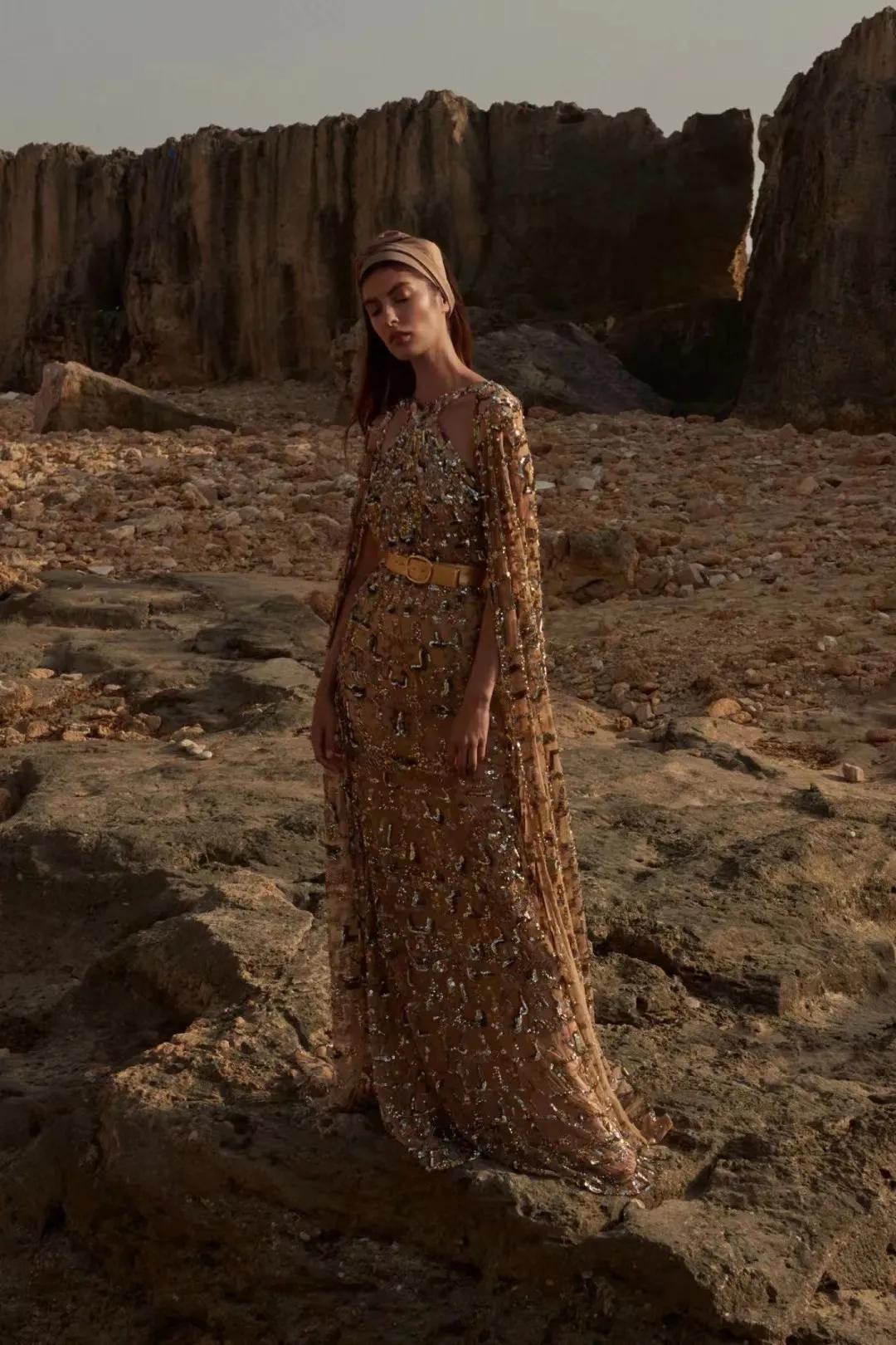 美到犯规的春装,2022春夏潘通发布流行色