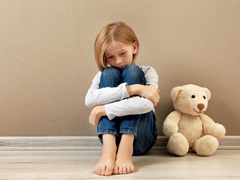 妈,同桌老是摸我,妈妈教科书式回答,让女儿远离恶爪