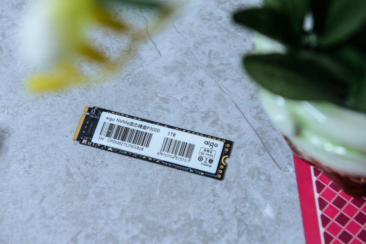 如何安装固态硬盘详细教程,刚安装的固态硬盘怎么使用教程