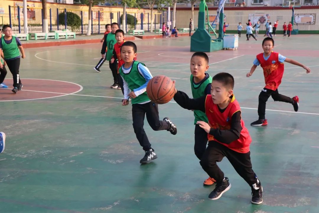 2024运动会会徽和吉祥物,校运会会徽怎么设计火炬