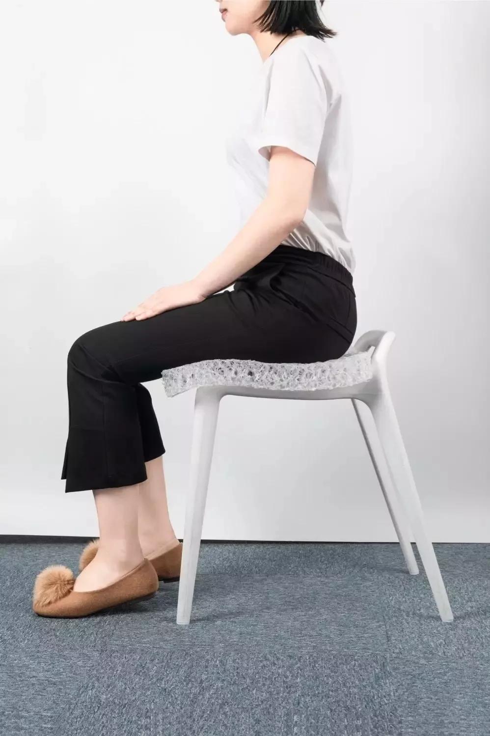 屁股坐的位置起大疙瘩怎么回事,屁股坐久了有黑圈怎么办