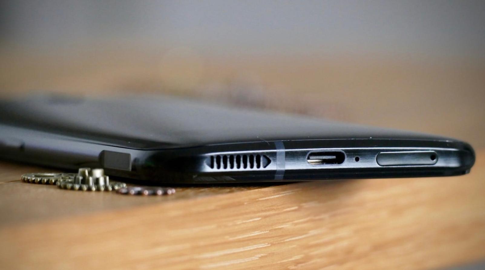 努比亚红魔5g和华为mate9哪个好,努比亚红魔5G屏幕