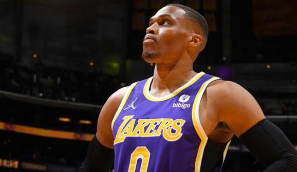 湖人4换1抢利拉德,辣眼睛打篮球