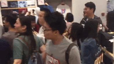 优衣库被抢后续视频,优衣库被哄抢完整版