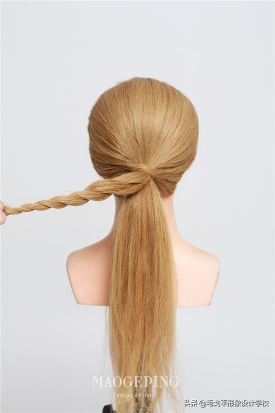 发量少也能顶部饱满的盘发,发量少怎样盘发好看