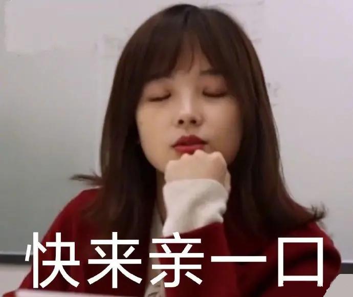 女生膝盖上的淤青是怎么造成的,女生的膝盖上总有淤青是什么原因