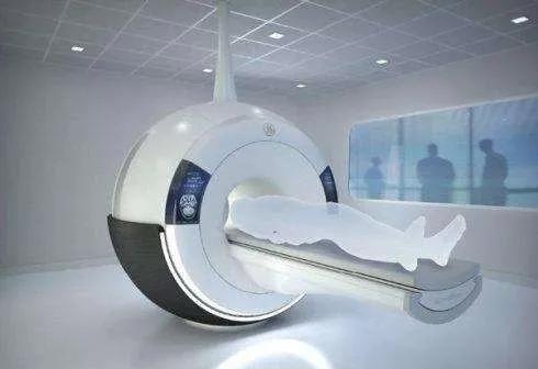 腰椎间盘突出症是怎么回事？一定要手术吗？能做微创治疗吗？