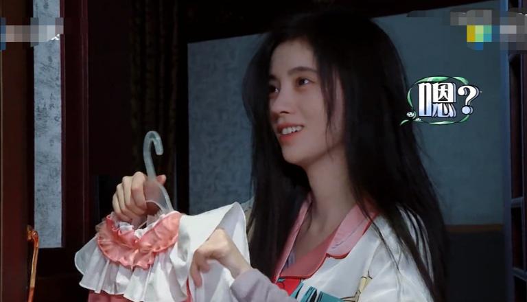 鞠婧祎身高对比王子文身高,4000年第一美女鞠婧祎身高