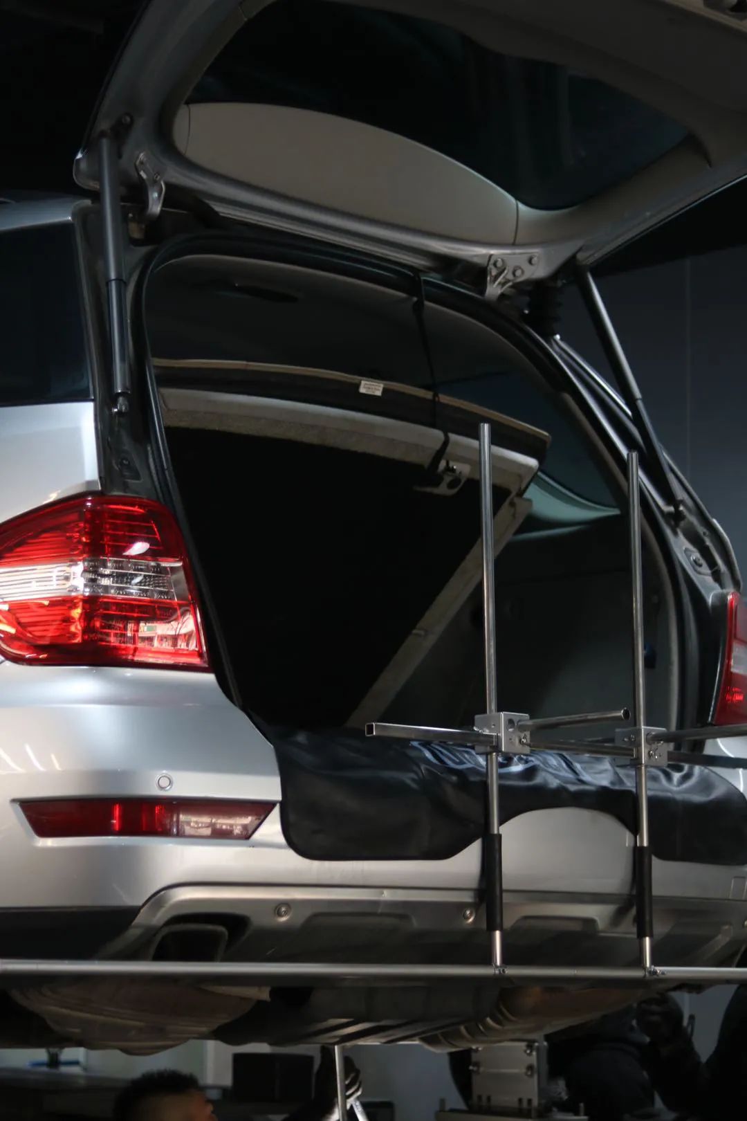 全车翻新大修老款奔驰ml350,怪兽修车翻新