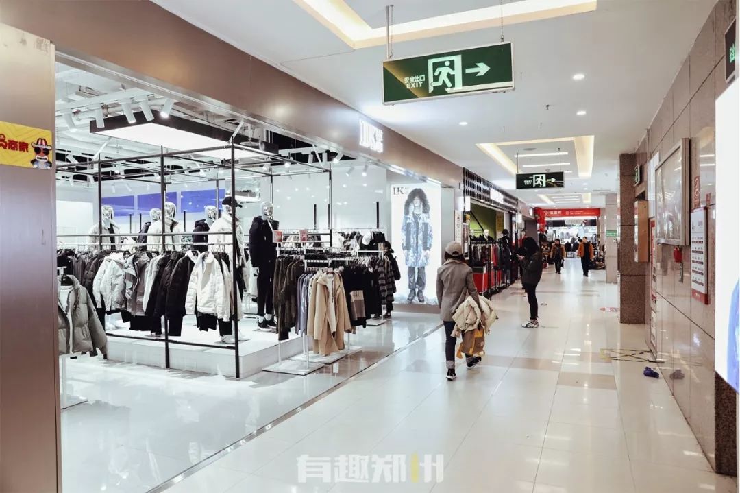 郑州银基商贸城，时尚和繁华背后，多的是你不知道的辛苦和忙碌