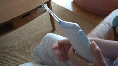 有了电动牙刷还要买便携冲牙器？洁碧、飞利浦，Oclean对比