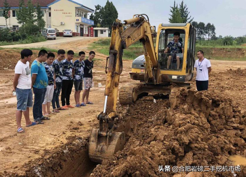 学开挖掘机前景怎么样啊,学挖掘机前景怎么样