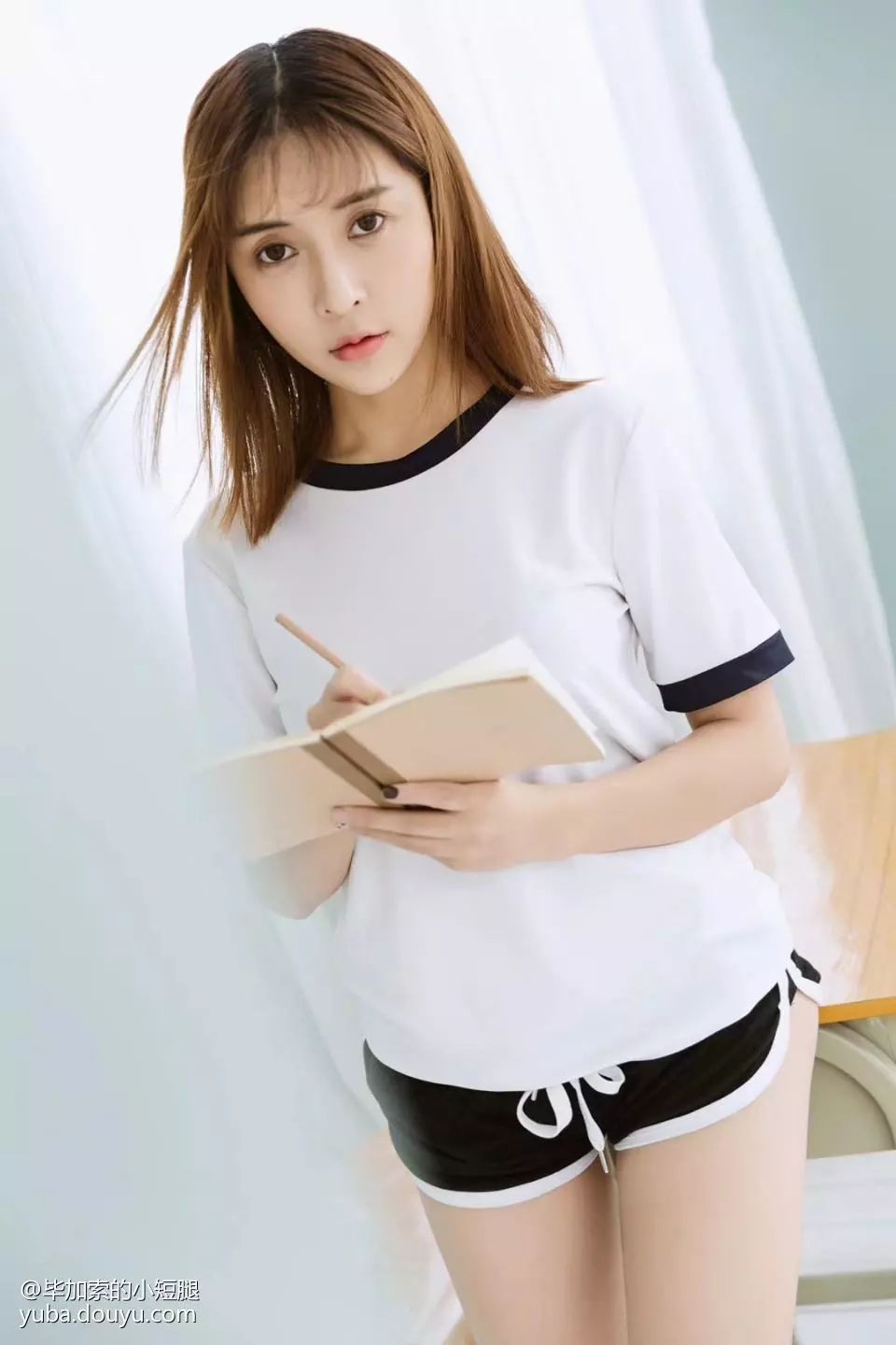 小米粥低调复播调侃“小米粥凉了才好喝”的女主播不敢播了?