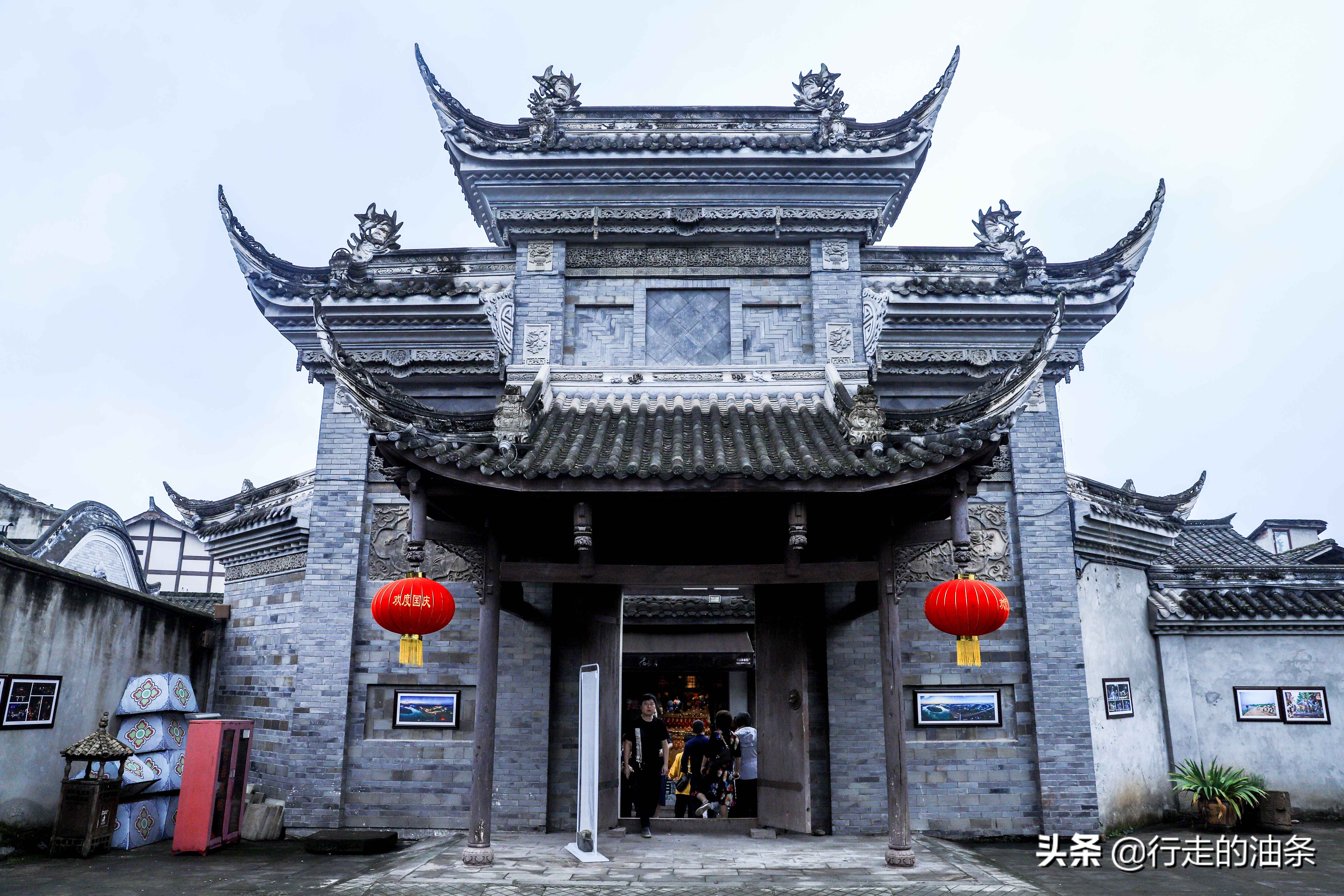 重庆旅游打卡老街磁器口,重庆自驾凤凰古城游记