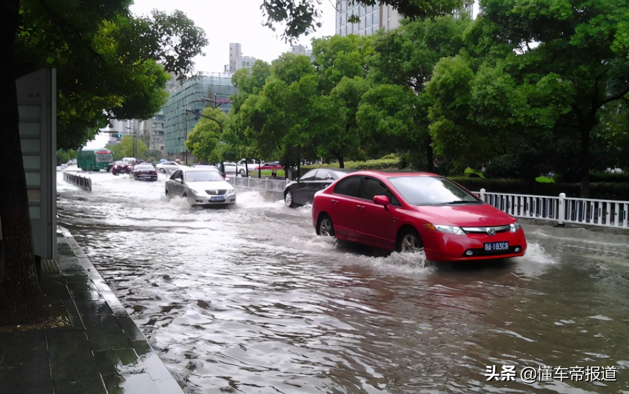 变速箱油进水怎么换油清理得彻底,变速箱进水后有什么表现