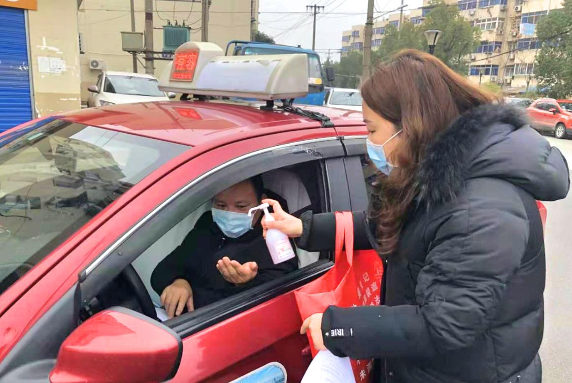 安徽马鞍山：红色网格编织牢固防疫网