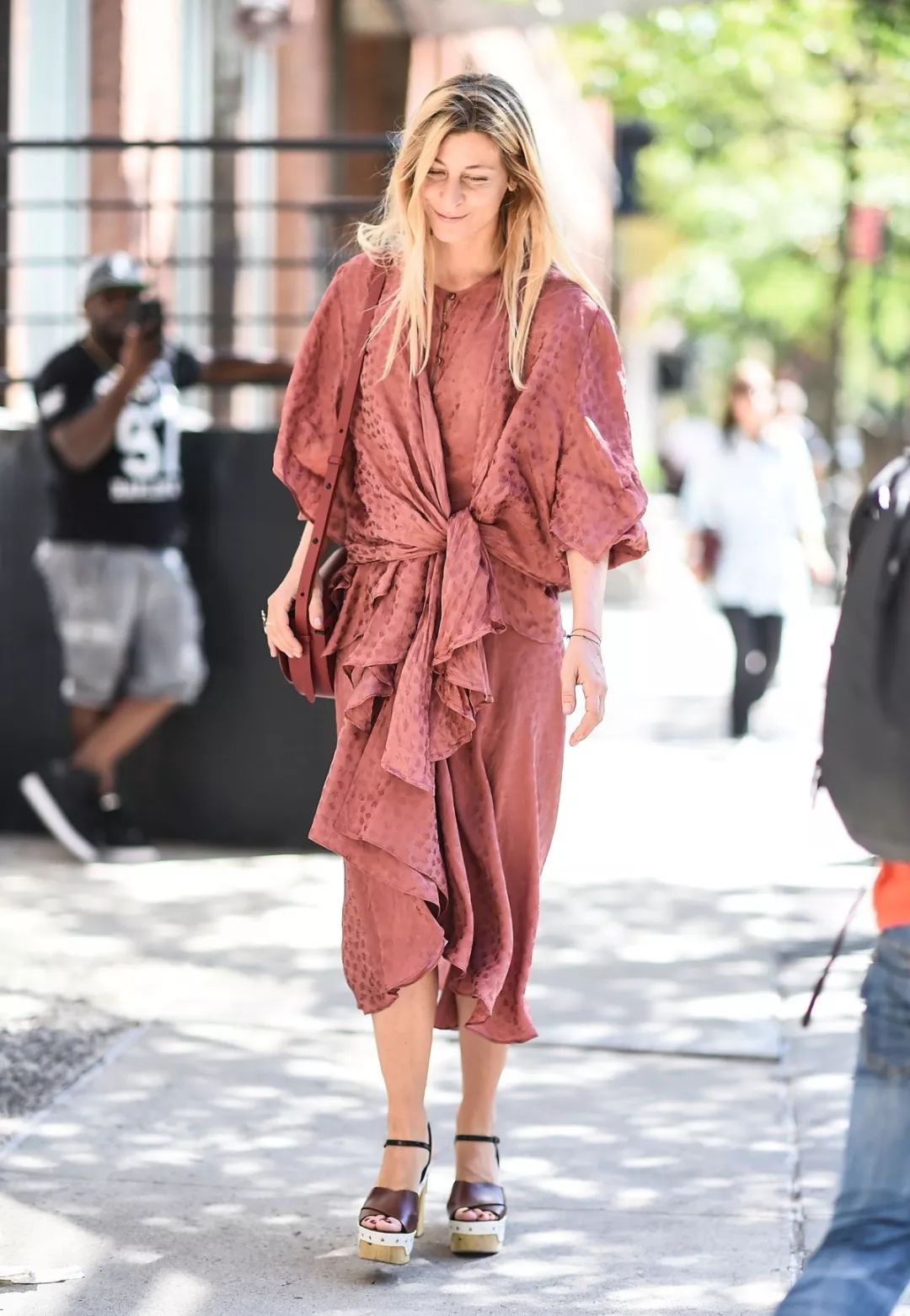 复古甜美大蝴蝶结连衣裙,蝴蝶结连衣裙适合什么年龄穿