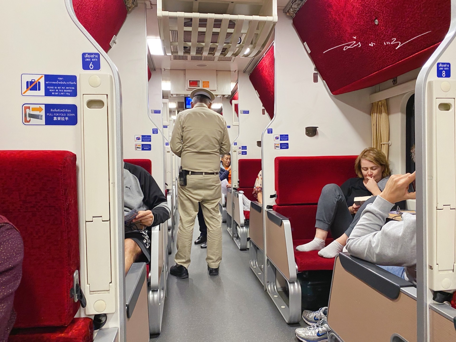 泰国火车实拍,泰国火车站对比中国