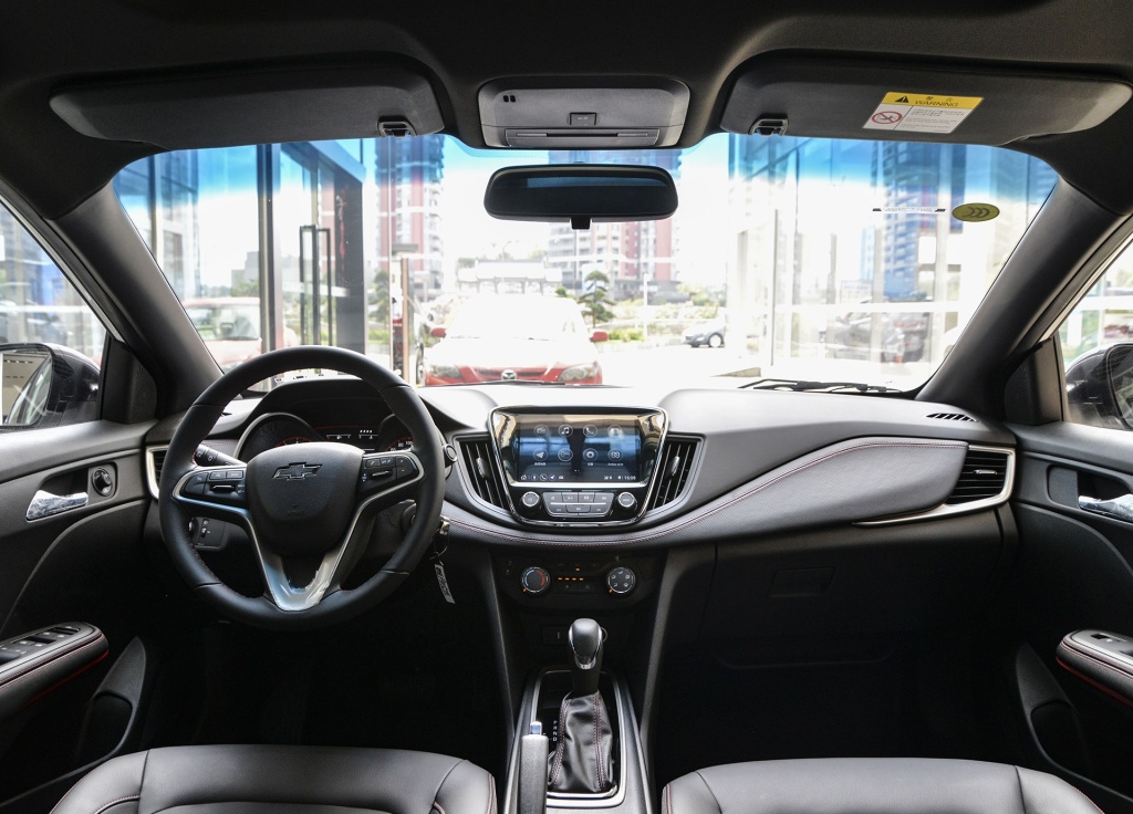 新款雪佛兰科鲁泽真实车主感受,雪佛兰科鲁泽2024款功能全面介绍