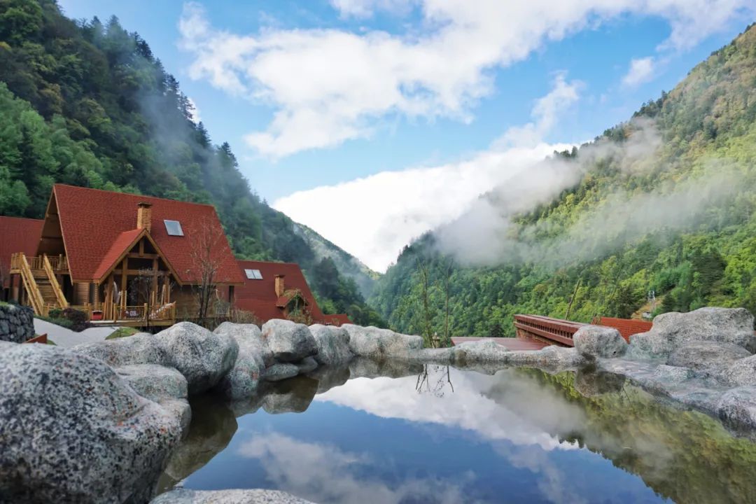 阿坝一日游赏雪,夏天去阿坝州旅游景点怎么玩