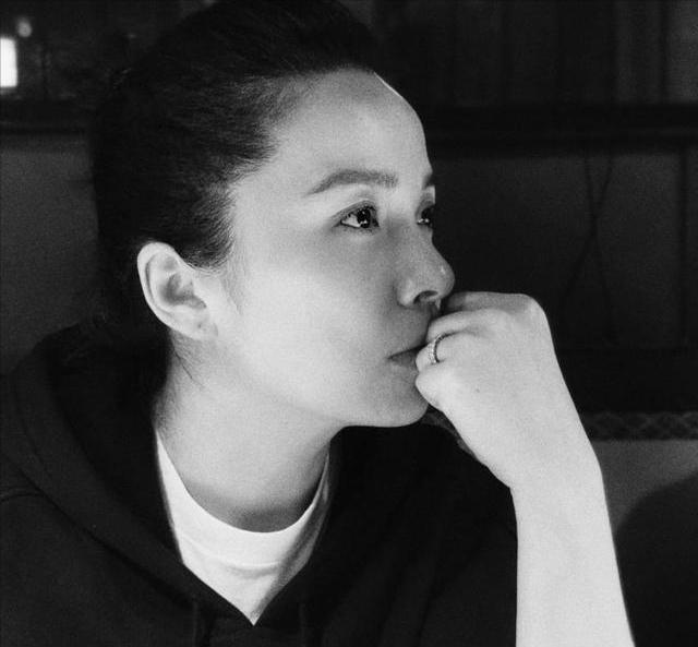 靳东和李佳婚后的故事,靳东李佳婚姻和家庭