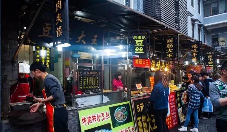 过年旅游最值得去的地方且人少,春节适合去哪游玩美食多