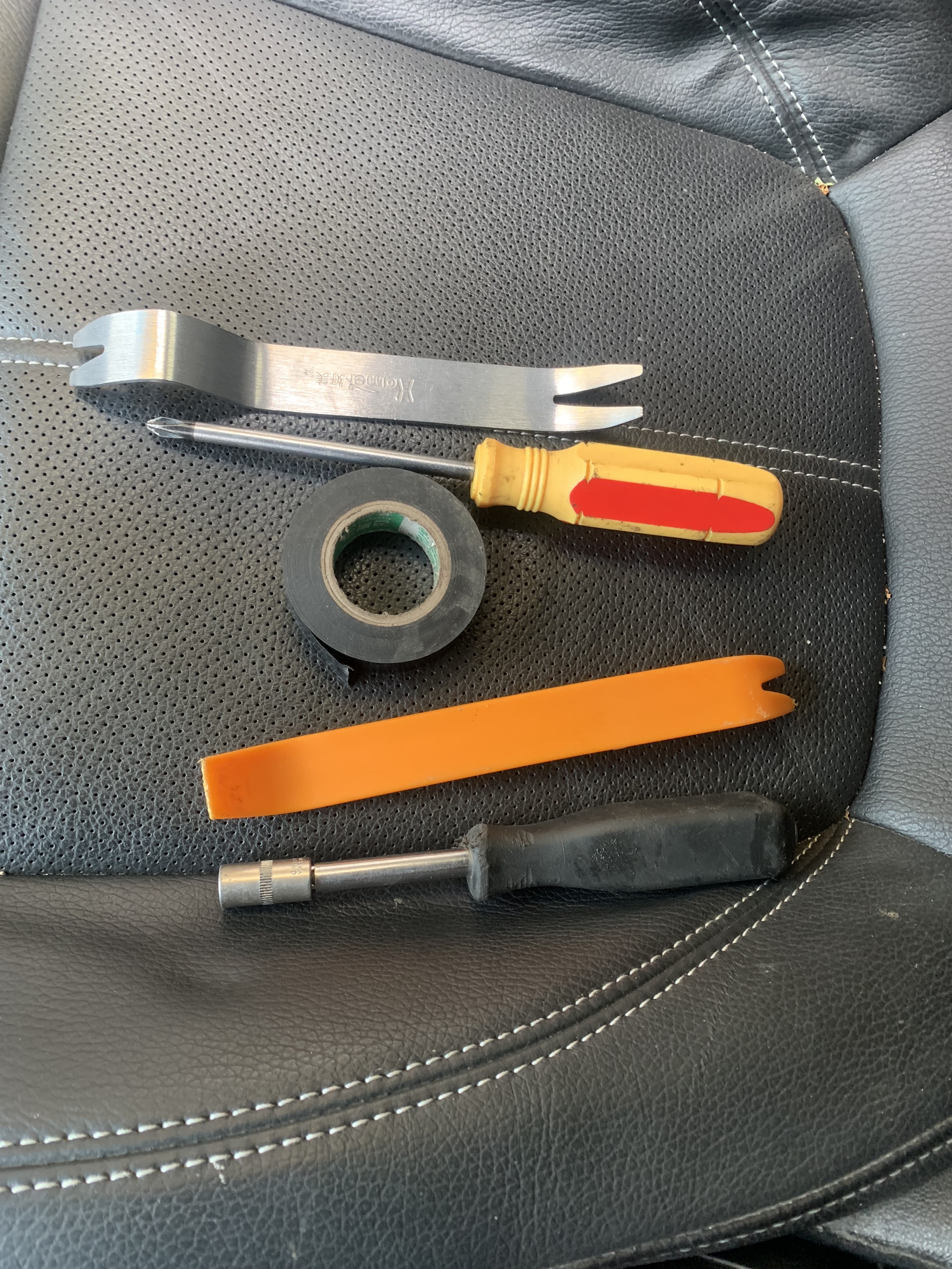 自己动手更换别克英朗挡把,别克英朗改装横屏导航