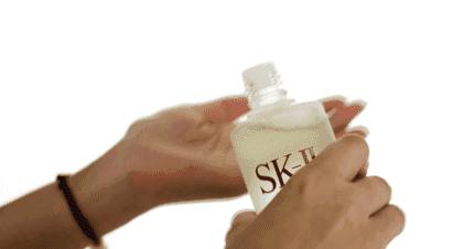 sk2神仙水搭配什么乳液不容易长痘,sk2神仙水怎么用不会过敏