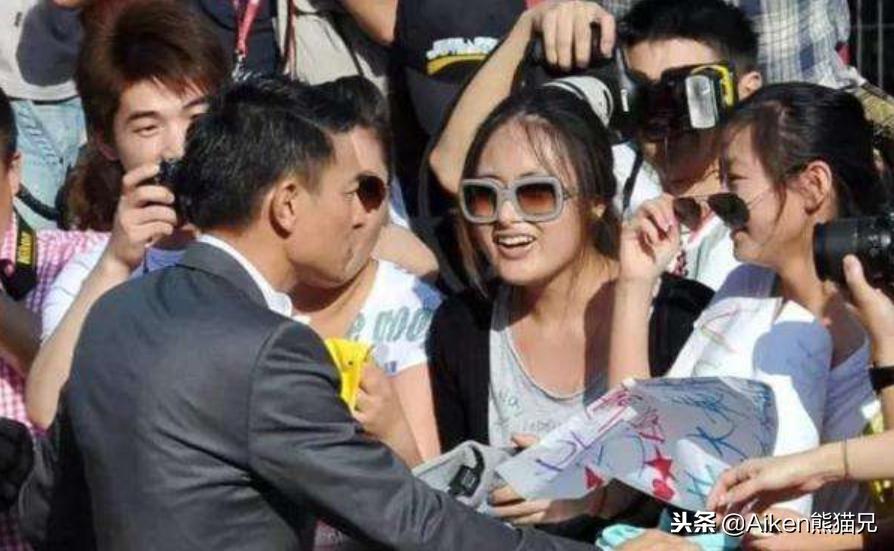 刘德华能红几十年他是怎么做到的,为啥刘德华这么受欢迎