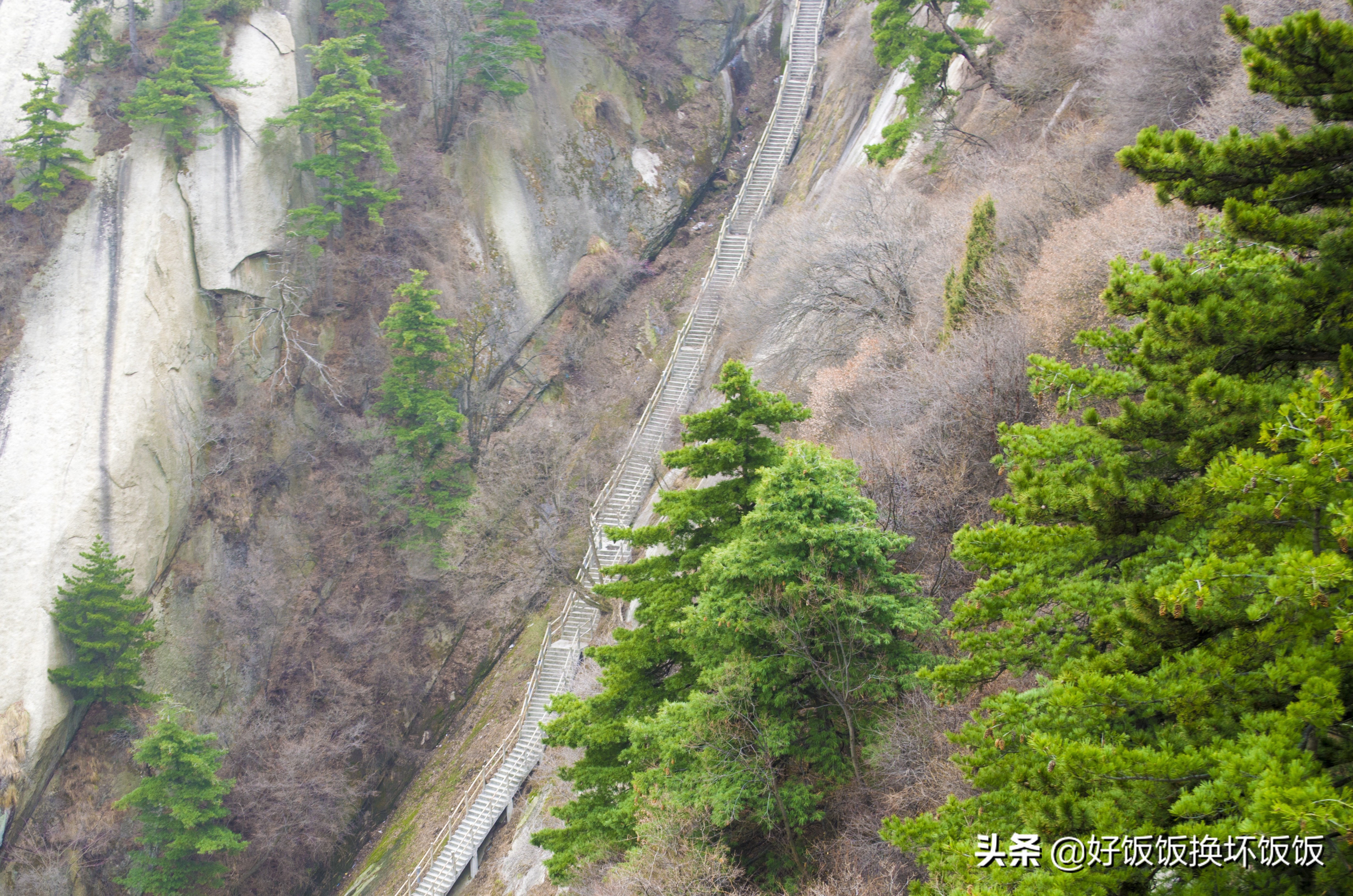 华山站到华山北峰怎么走,华山西峰到华山北峰山路怎样