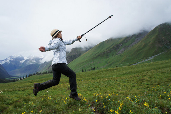 六月底的伊犁雪山,5月的伊犁草原