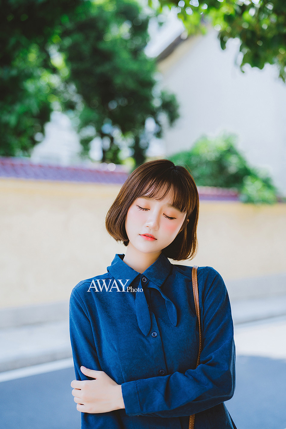 柿子树下人像照片拍照姿势,9个人像写真拍照姿势