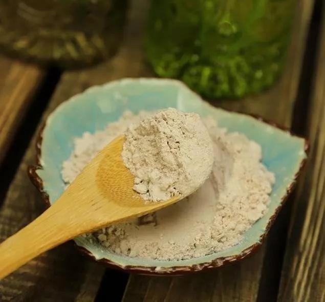 女人晚上擦脸的护肤品,女人睡前用什么擦脸好