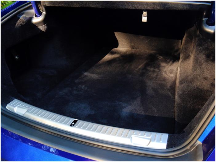 试驾劳斯莱斯古思特新款,新款劳斯莱斯古思特沉浸式体验