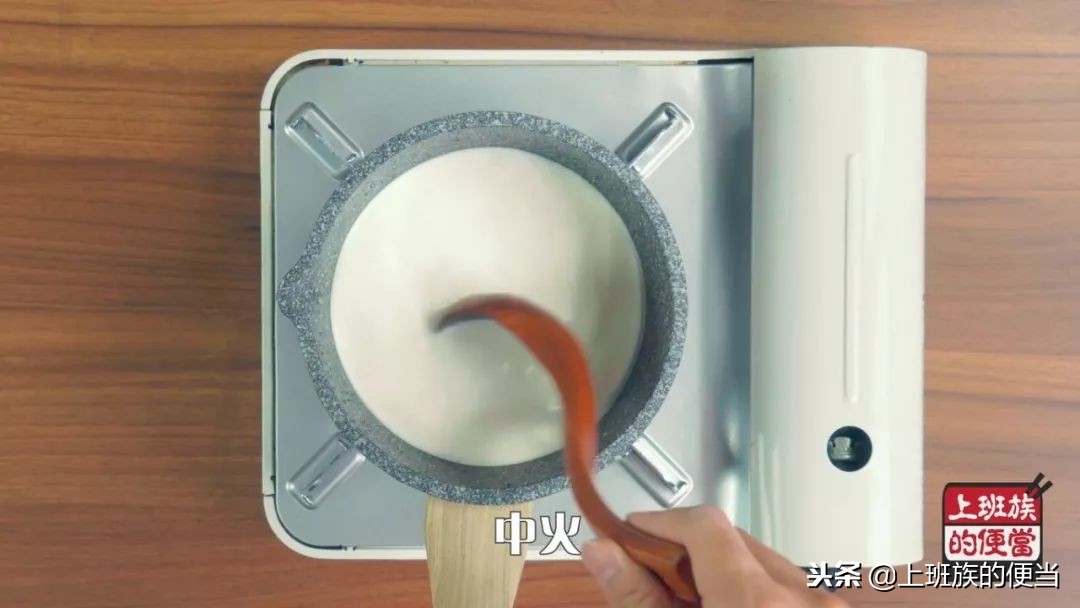 牛奶鸡蛋芒果布丁的做法,自制芒果布丁入口即化超级好吃