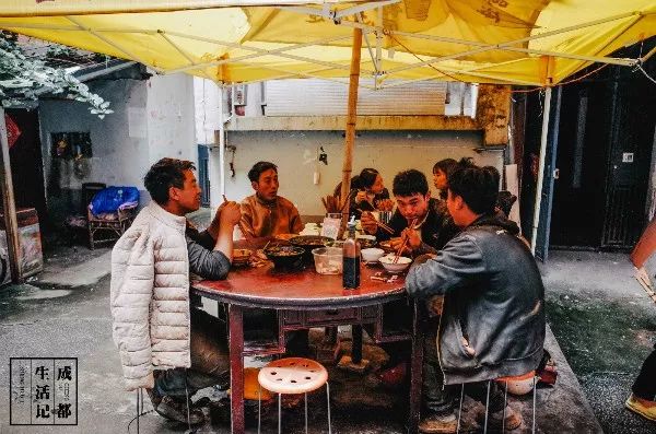 成都同根生,成都北门对比南门