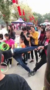 把车标全部抠掉违法吗,把车标抠下来清灰