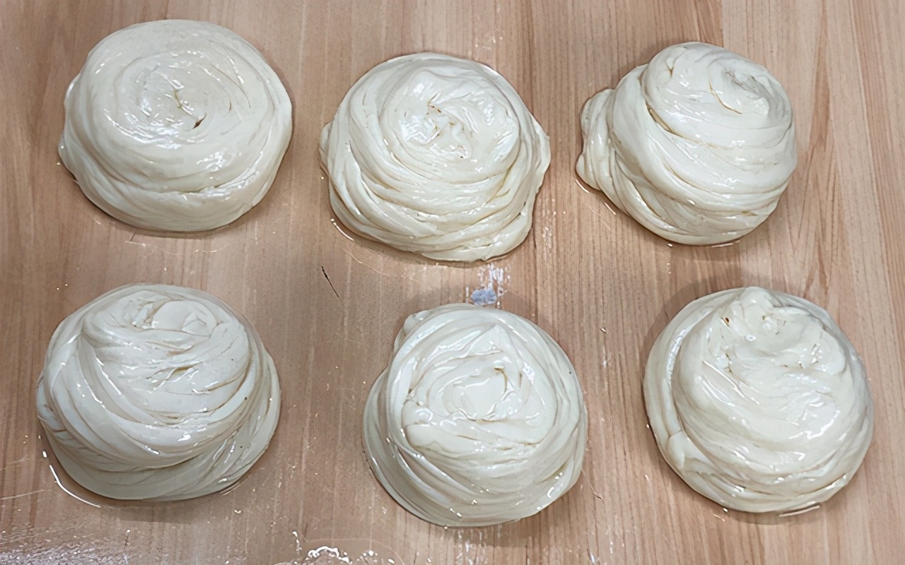 做盘丝饼的诀窍金黄酥脆满口香,怎么做葱花盘丝饼