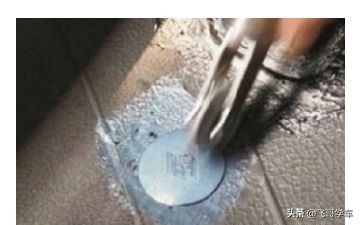 轮胎侧面被刮掉一小块皮怎样修补,轮胎侧面蹭掉一小块橡胶怎么修补