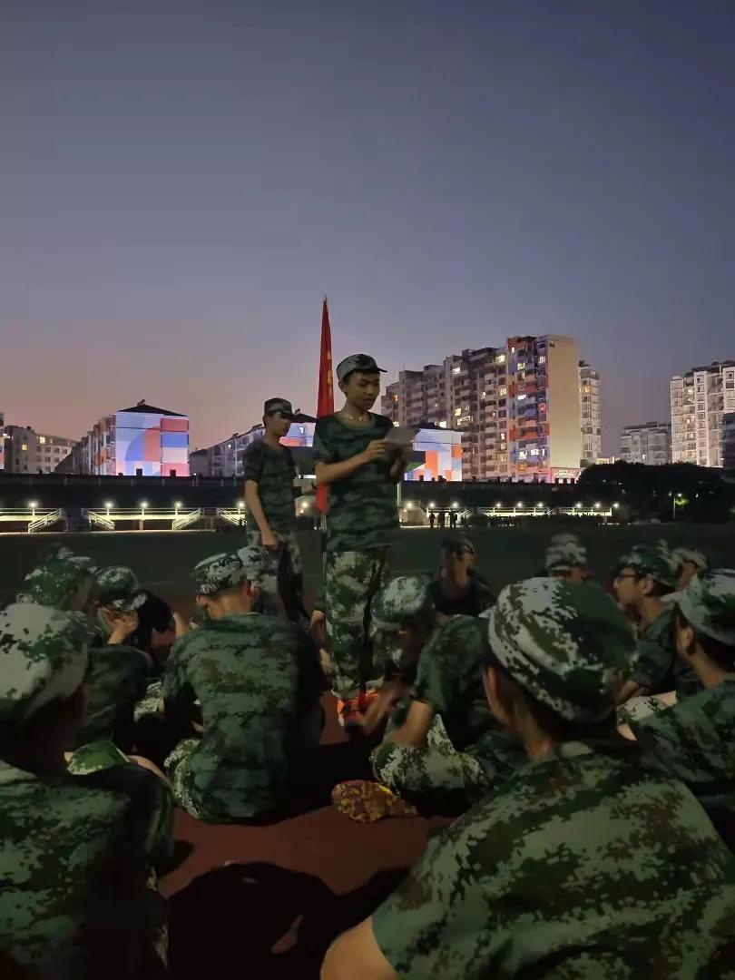 军训日记加图,军训红十字日志