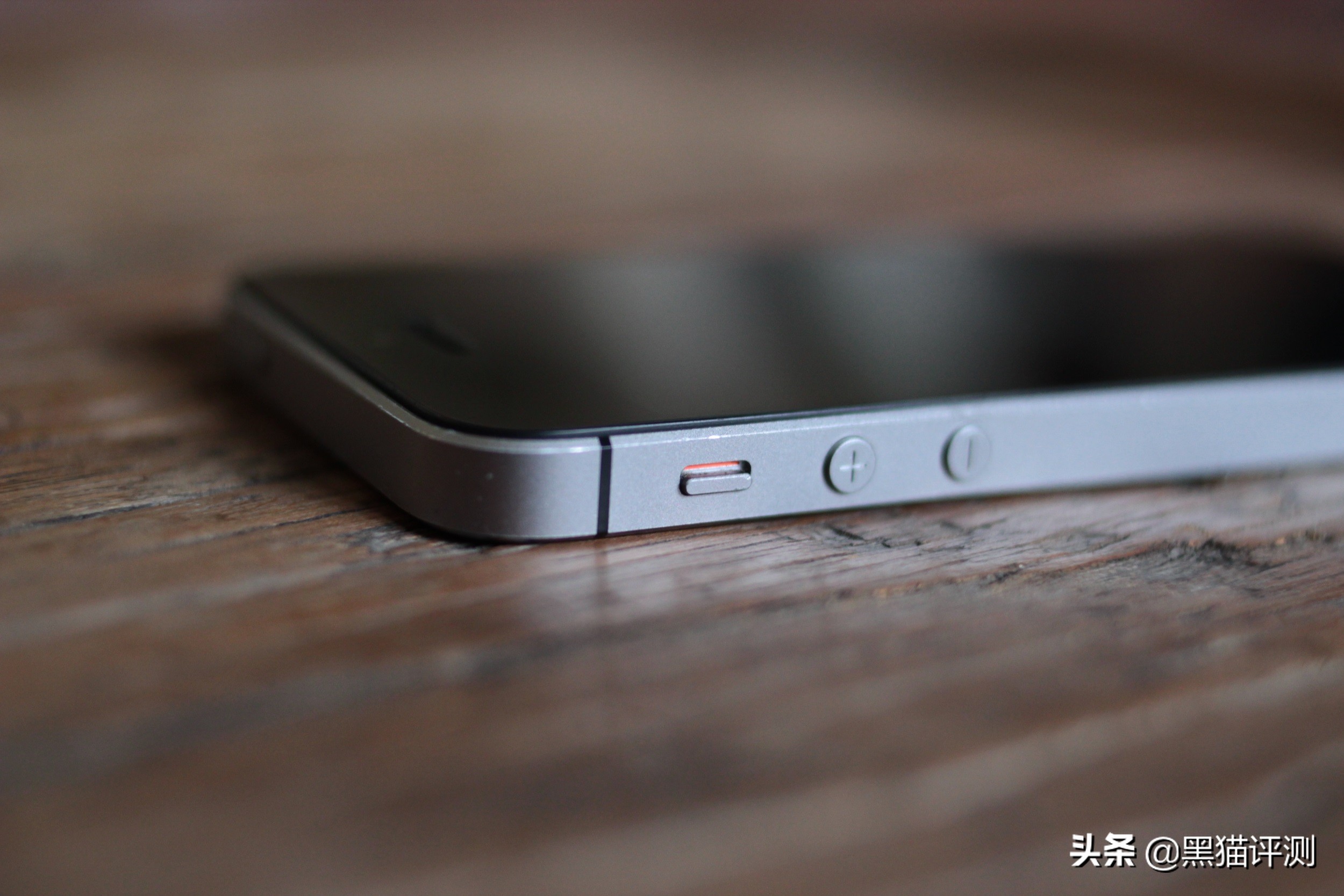 新款iphonese值得买么,新款iphonese值得买吗